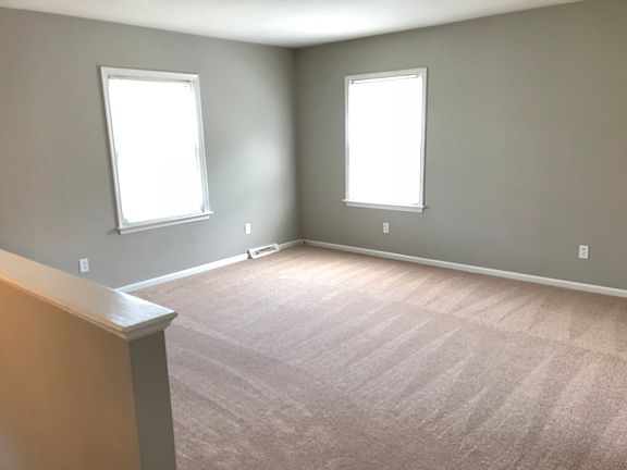 3rd image of 958 Halifax Cir