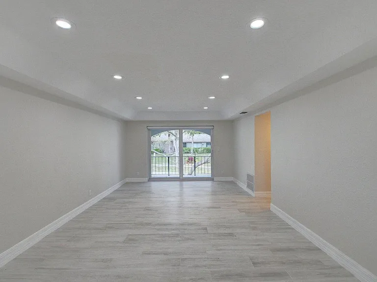398 W Camino Real #6 — Photo 11