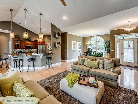 4th image of 101 Motthaven Dr