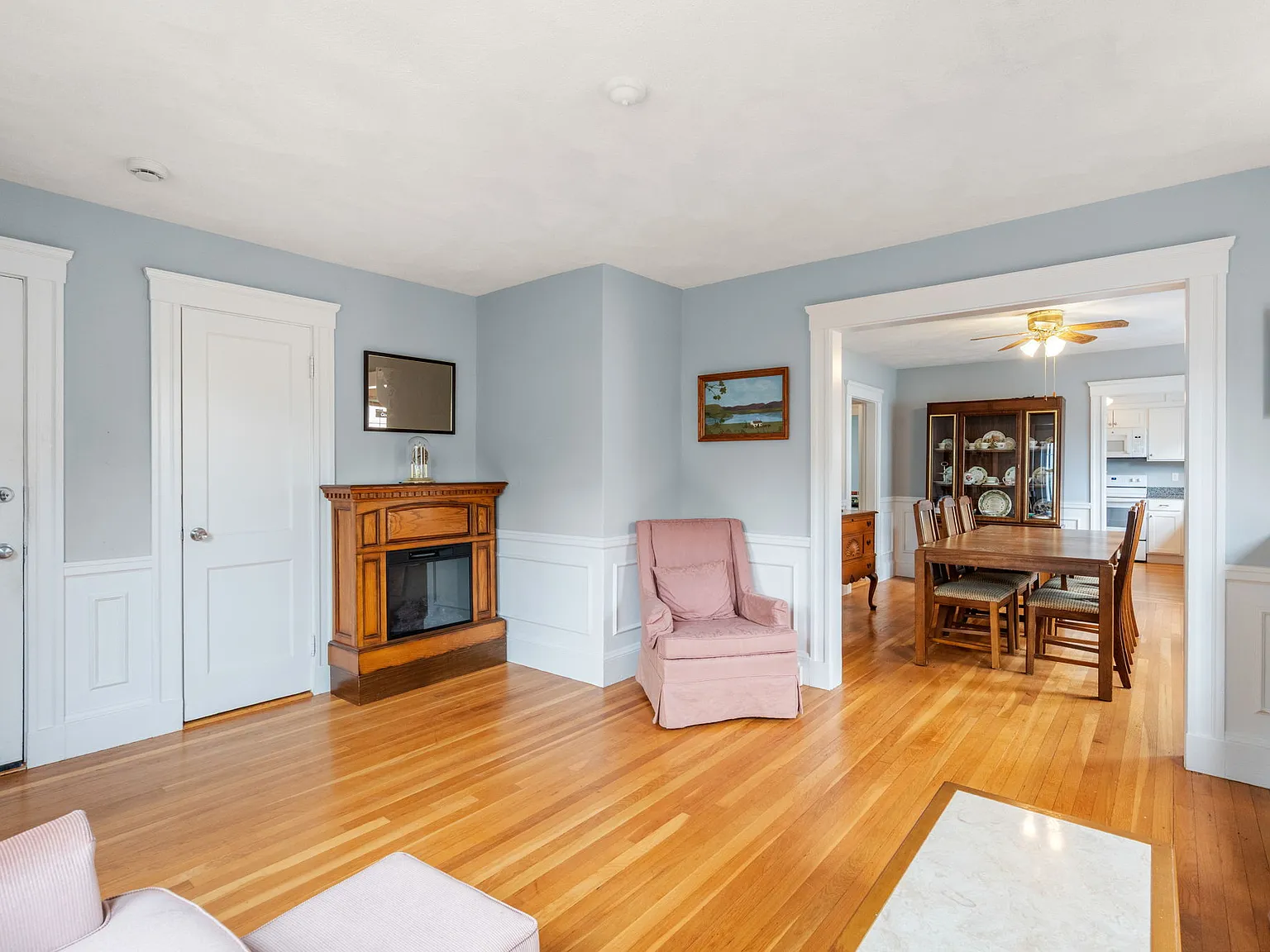 2 bed, 1130 sqft, $3,000 — Photo 3