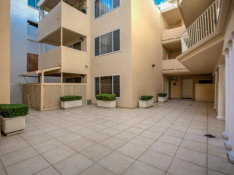 Essex House — Photo 1