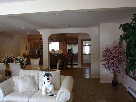 5th image of 566 Jersey Ave