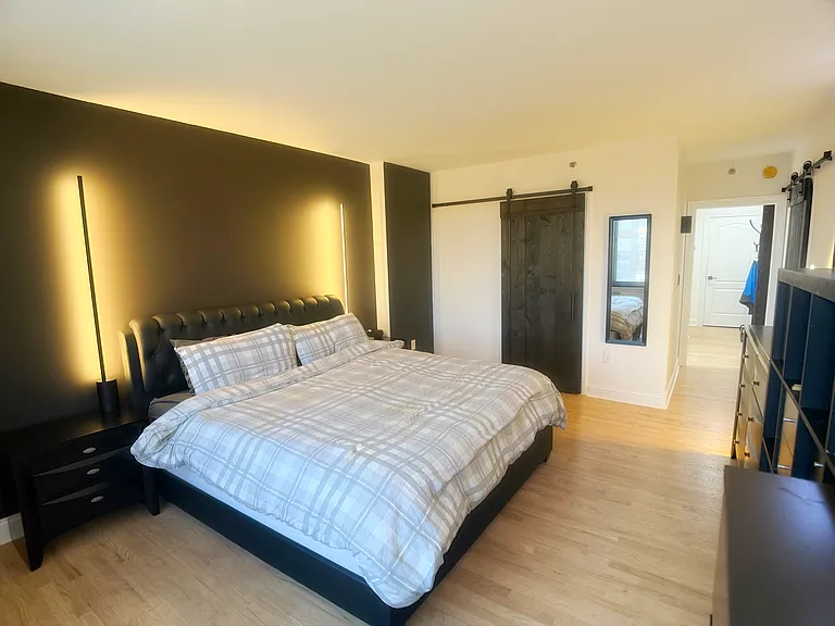 415 Newark St #6B — Photo 9