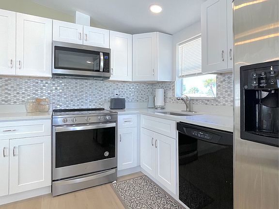 2nd image of 19333 Summerlin Rd #399