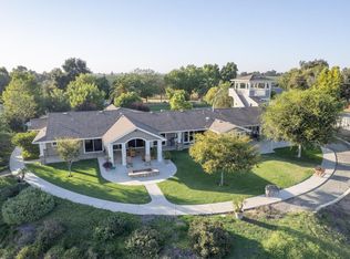 1098 S Rainbow Ave, Sanger, CA 93657