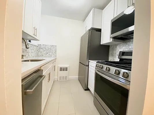 Rented by Papp Realty | media 2