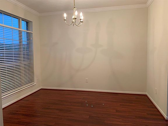 3rd image of 2402 Hidden Creek Dr