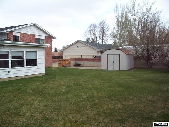 5th image of 213 Aspen Way
