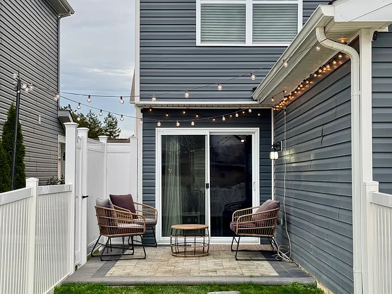 Simpson Ave — Photo 2