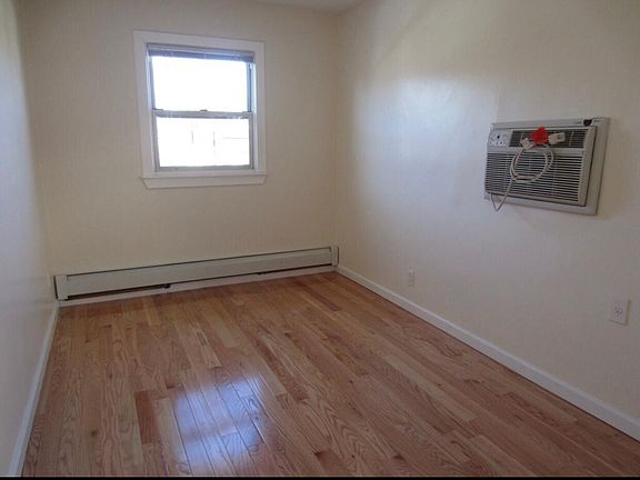 2nd image of 16219 76th Ave Floor 2