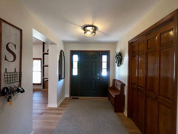 3rd image of 35 Wright Ct