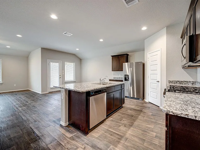 1710 Goose Island Ln — Photo 19