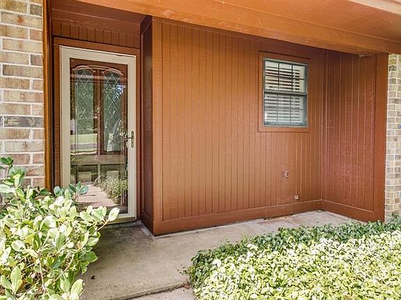 3rd image of 313 Meadowhill Dr