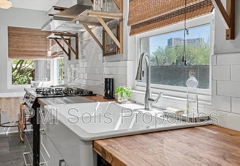 724 E Portland St — Photo 6