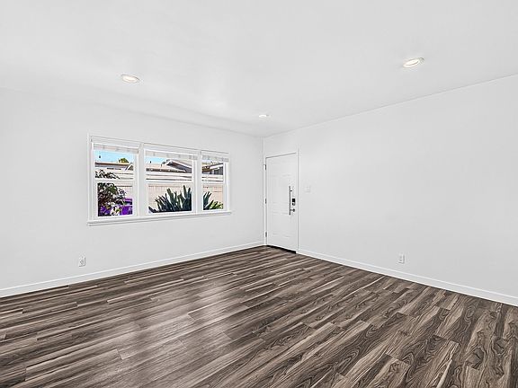 4th image of 4308 E 4th St APT 1