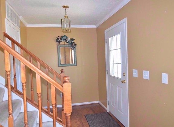 2nd image of 3586 Applewood Dr