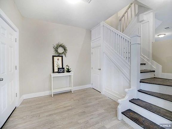 3rd image of 327 Halsted St