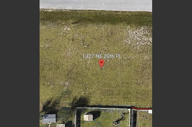 2nd image of 1327 NE 20th Pl