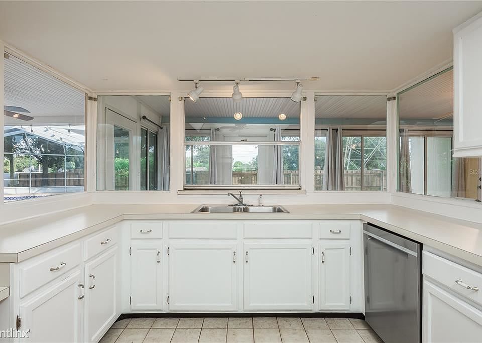 1st image of 3268R Springwood Dr