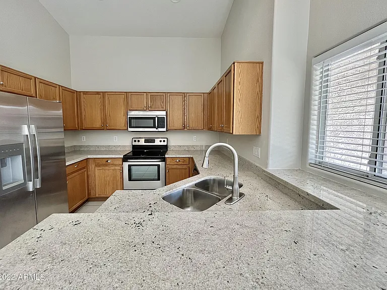 8143 W Mary Ann Dr — Photo 2