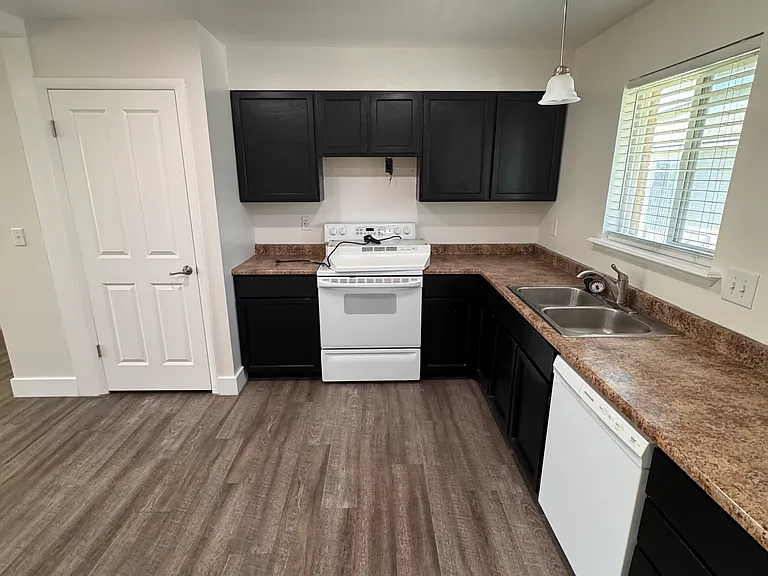 645 N 100 W #C — Photo 9