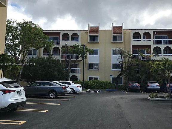 2nd image of 7860 Camino Real #L208