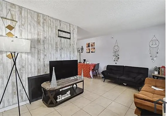 2 bed, 567 sqft, $1,750 — Photo 3