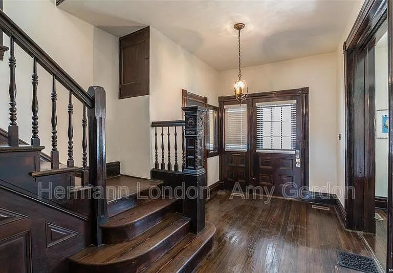 3922 Castleman Ave — Photo 3