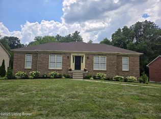 1018 Cliffwood Dr, Goshen, KY 40026