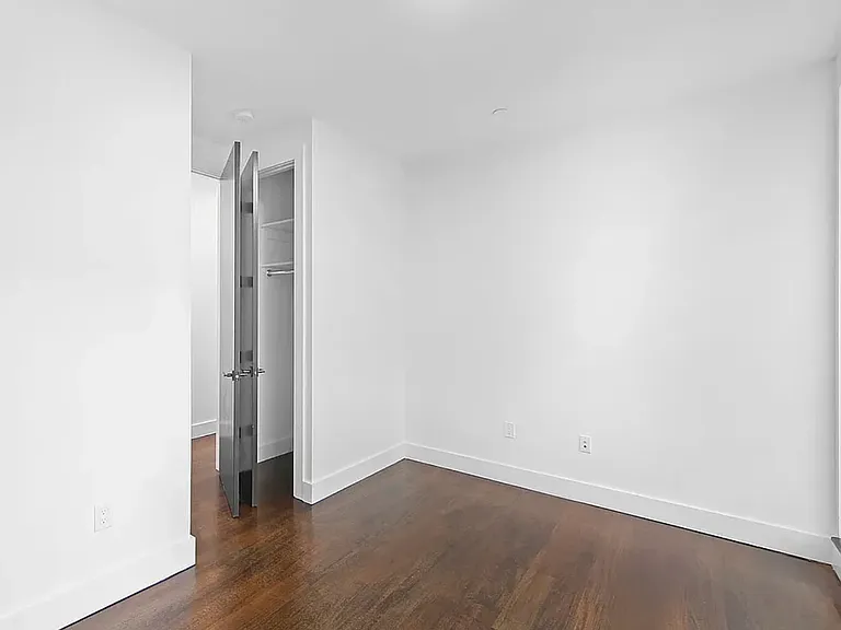 214 E 35th St #3A — Photo 7