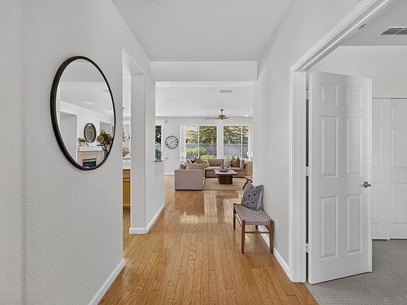 5th image of 101 Southern Cross Ct