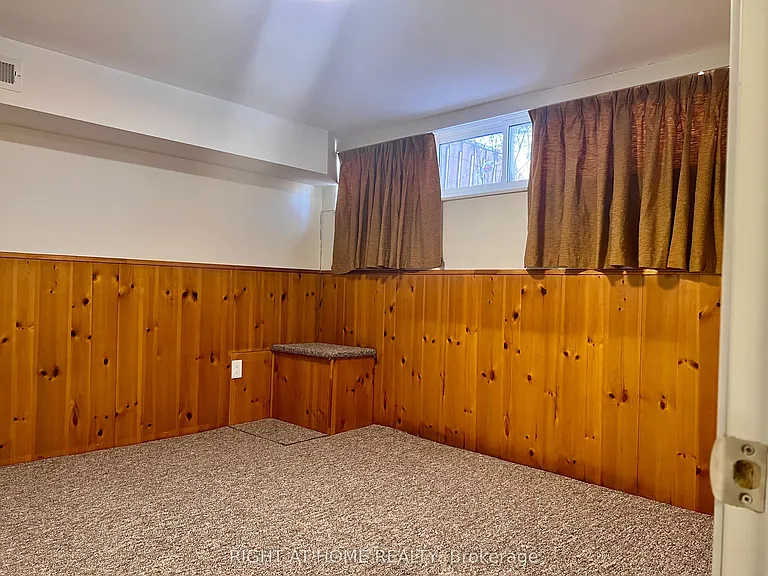 2 Thorncroft Cres — Photo 26
