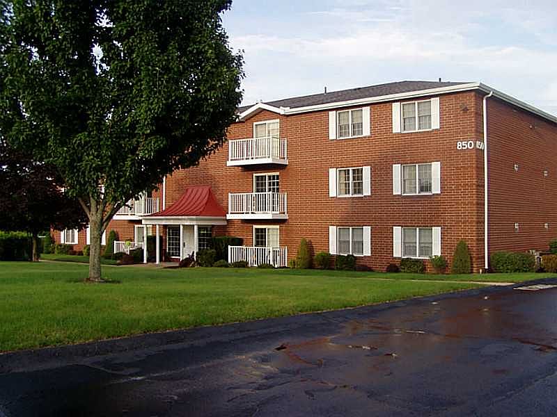 1st image of 850 Redstone Ln #111