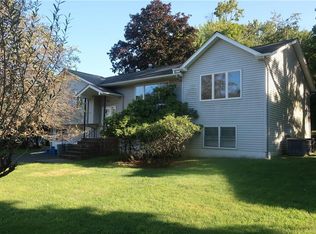 27 Dover Ter, Monsey, NY 10952