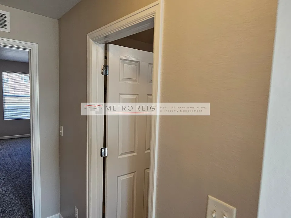 1617 Venice Ln