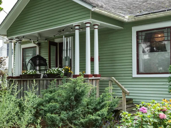 18 Grove Street, Burlington, VT 05401