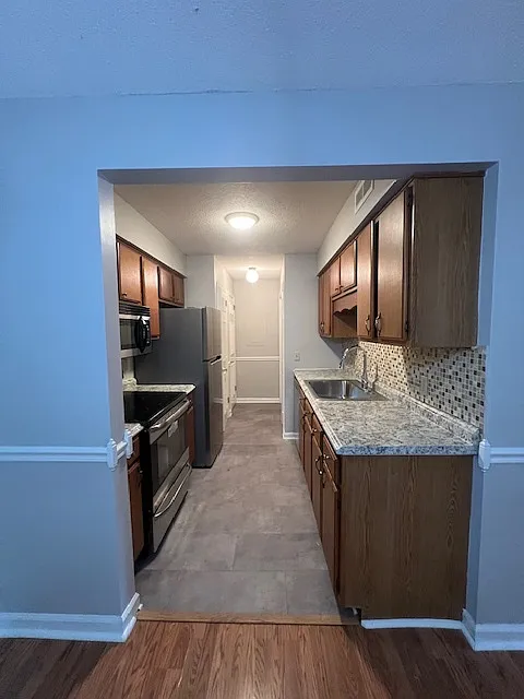 143 Brooke Castle Drive - 1 — Photo 4