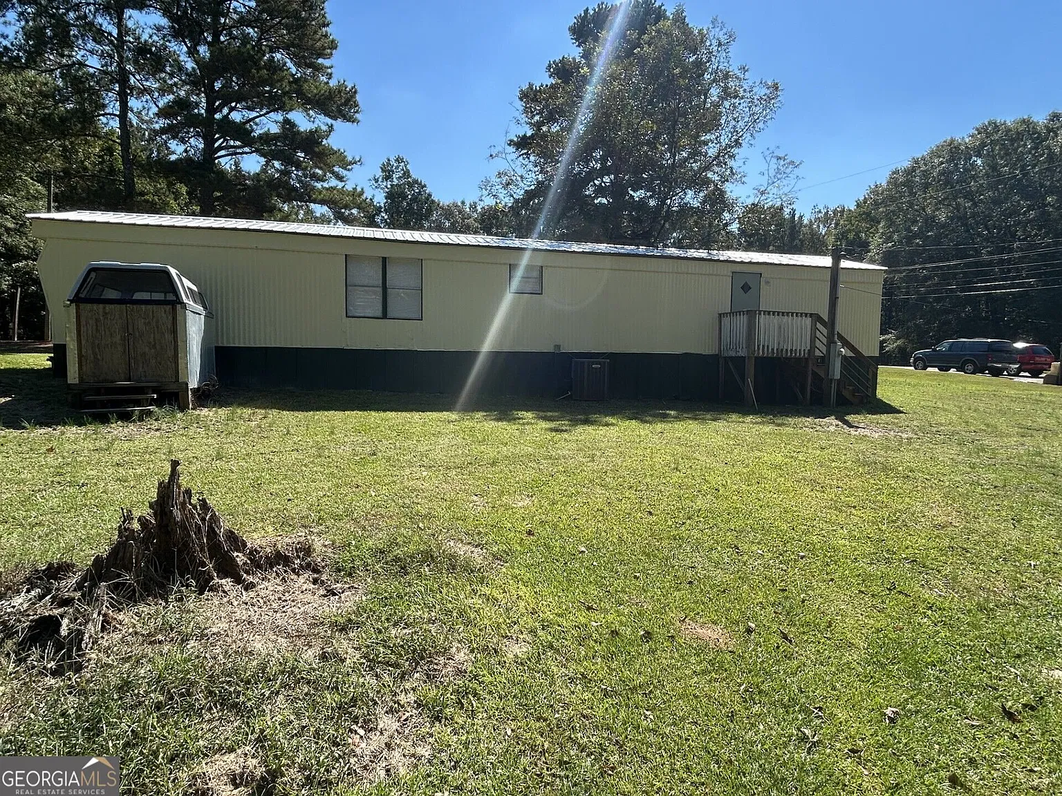 3 bed, 2.0 bath, 780 sqft, $1,300 — Photo 2