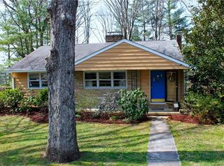 122 Kingsgate Rd, Asheville, NC 28805