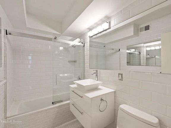 4th image of 351 E 57th St #11C