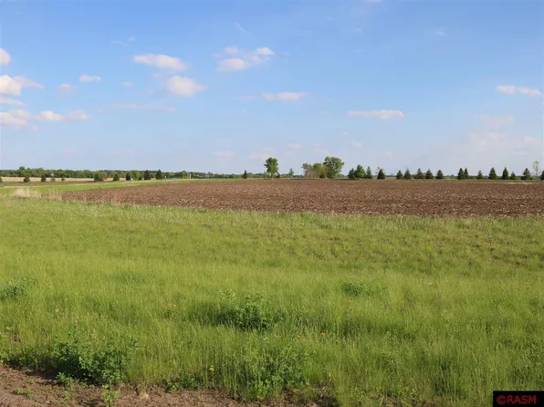 35868 Sharon Prairie Dr, Le Sueur, MN 56058