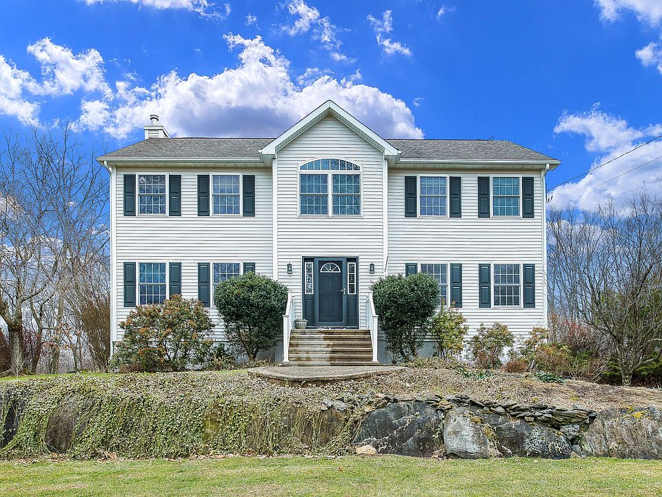 16 Tommy Thurber Ln Brewster ( 003 OF 15).JPG