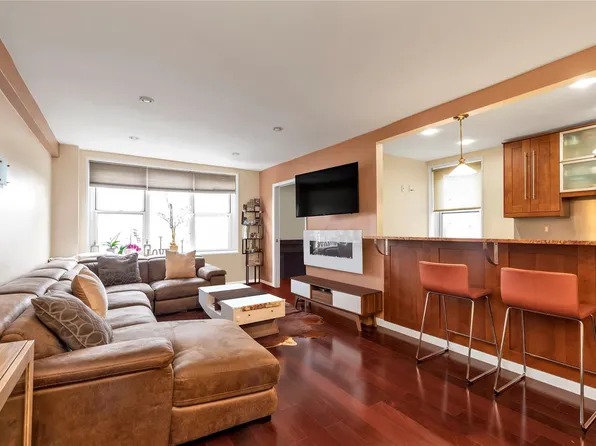 209-80 18th Avenue #6E, Bayside, NY 11360
