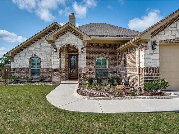 3rd image of 416 Green Meadow Dr