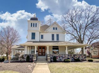 738 N Main St, Auburn, IN 46706