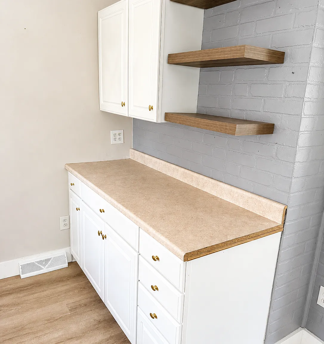 2 bed, 1040 sqft, $1,200 — Photo 3