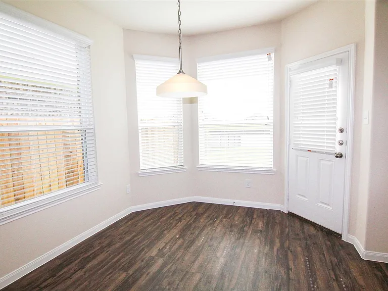 29622 Clover Shore Dr — Photo 7
