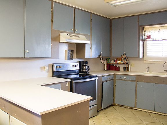 5th image of 3318 Mariana Ave