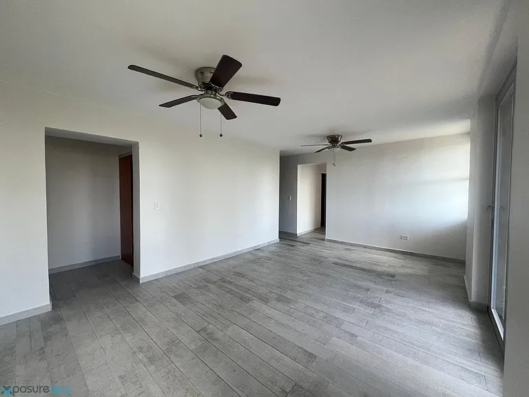1026 Avenue Luis Vigoreaux #4C — Photo 6