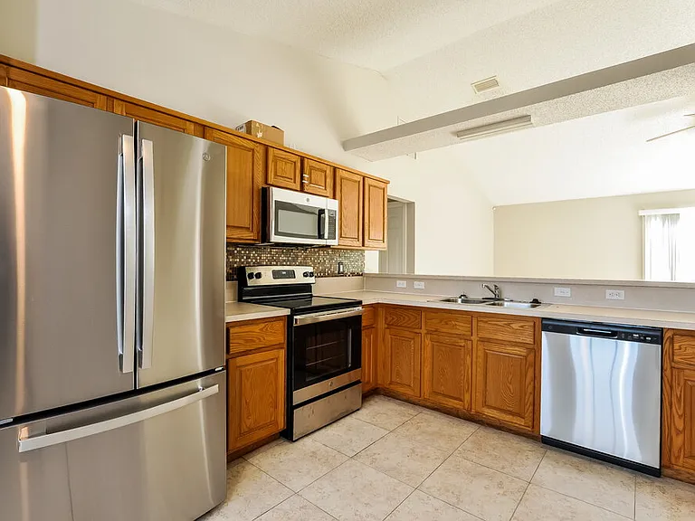 1371 Summerbrook Dr — Photo 8